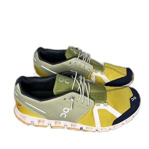 On Cloud 70/30 Road Running Shoes green 10.5